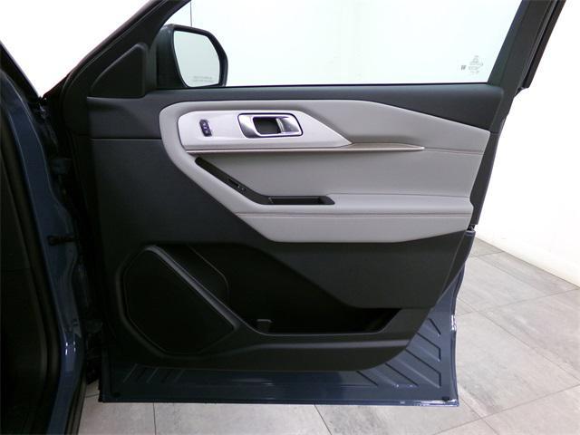 new 2025 Ford Explorer car, priced at $41,662