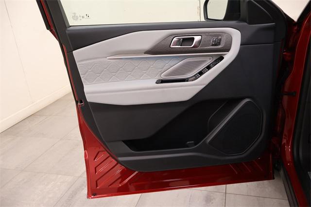 new 2025 Ford Explorer car, priced at $54,153