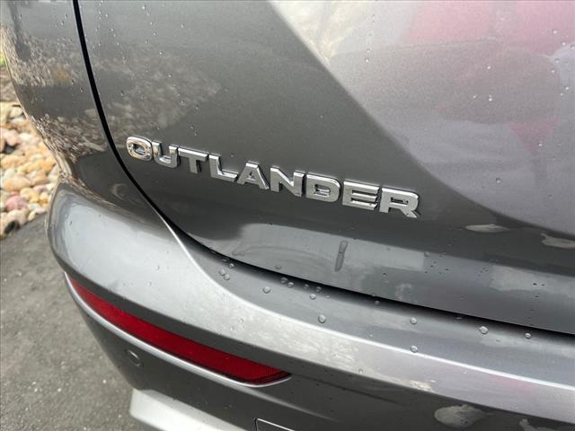 new 2024 Mitsubishi Outlander car, priced at $33,700