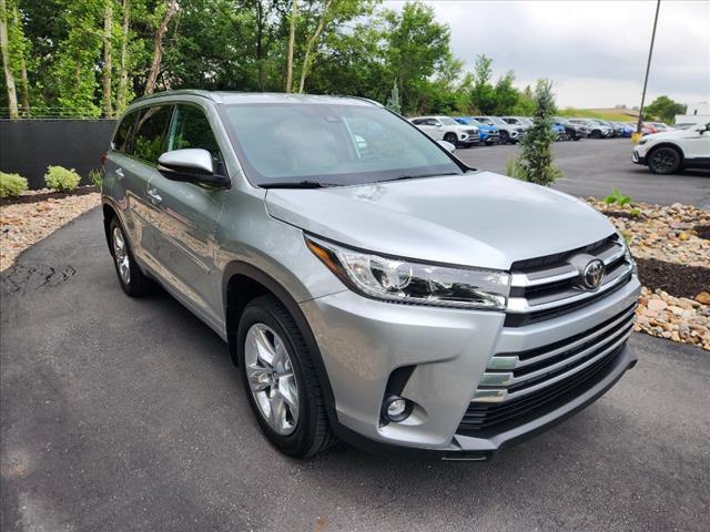 used 2019 Toyota Highlander car, priced at $28,900