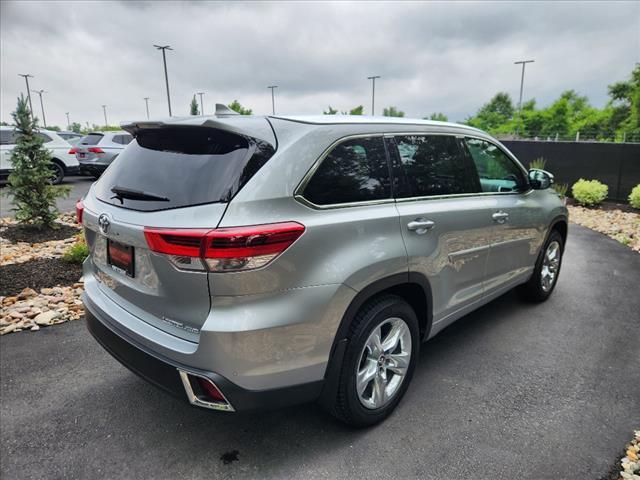 used 2019 Toyota Highlander car, priced at $28,900