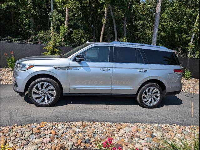 new 2024 Lincoln Navigator car, priced at $100,632