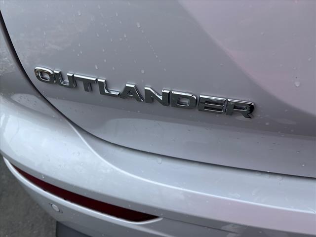 new 2024 Mitsubishi Outlander car, priced at $30,615