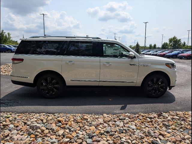 new 2024 Lincoln Navigator L car, priced at $104,541