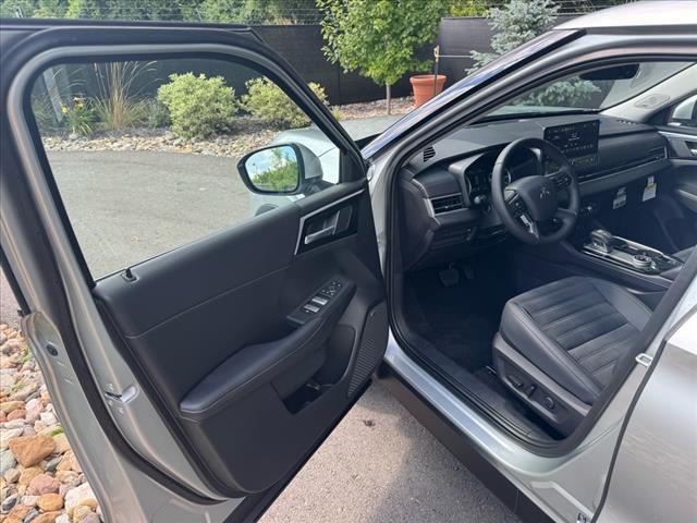 new 2025 Mitsubishi Outlander car, priced at $34,500