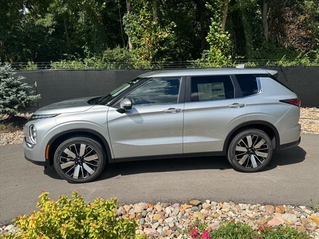 new 2025 Mitsubishi Outlander car, priced at $34,500