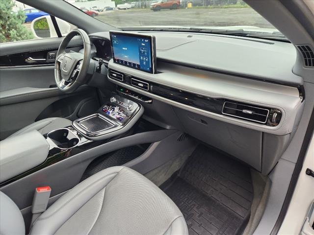 used 2022 Lincoln Nautilus car, priced at $37,900