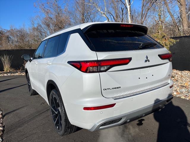 new 2024 Mitsubishi Outlander car, priced at $35,870