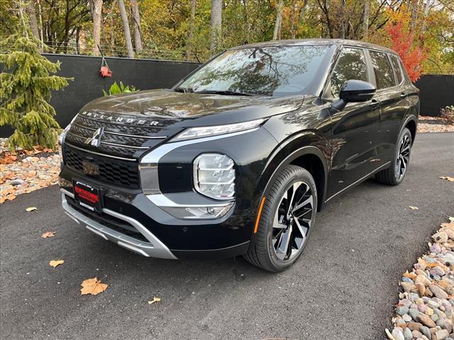 new 2024 Mitsubishi Outlander car, priced at $35,610