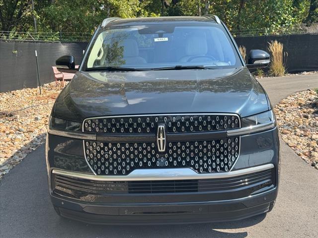 new 2025 Lincoln Navigator car, priced at $103,185