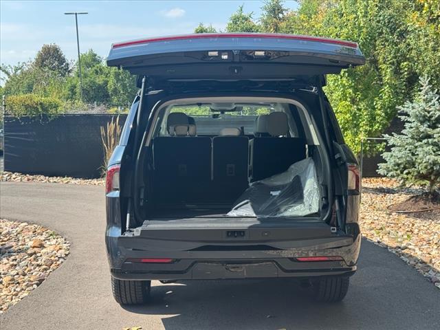 new 2025 Lincoln Navigator car, priced at $103,185