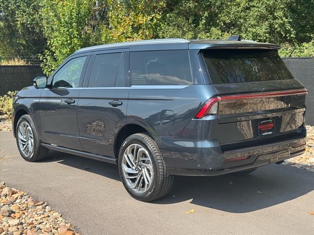 new 2025 Lincoln Navigator car, priced at $103,185