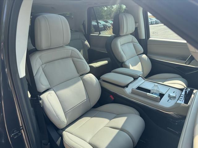 new 2025 Lincoln Navigator car, priced at $103,185