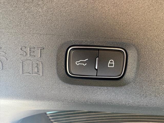 new 2025 Lincoln Navigator car, priced at $103,185