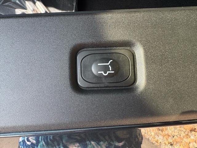 new 2025 Lincoln Navigator car, priced at $103,185