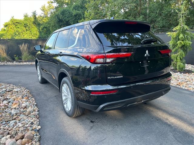 new 2024 Mitsubishi Outlander car, priced at $32,040