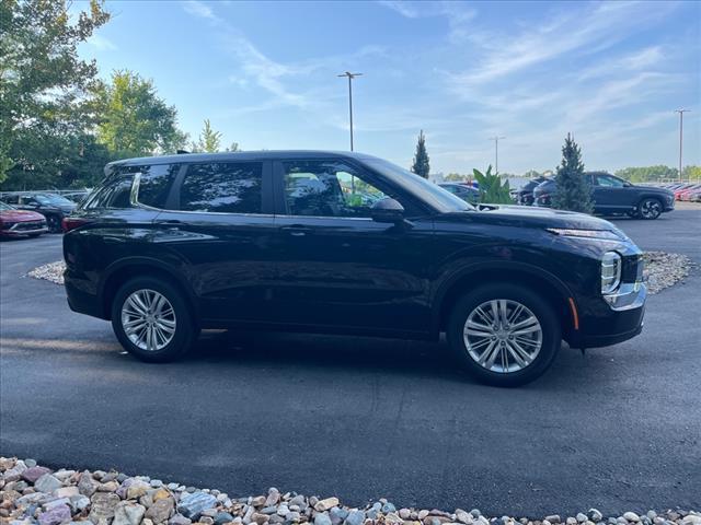 new 2024 Mitsubishi Outlander car, priced at $32,040