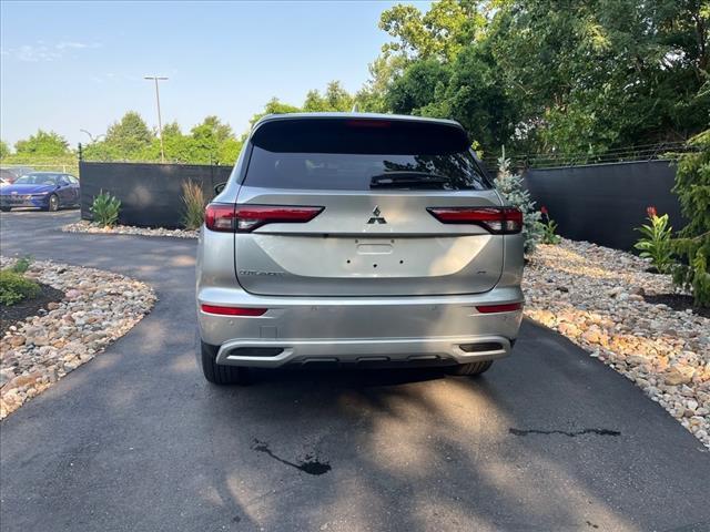 new 2024 Mitsubishi Outlander car, priced at $32,275