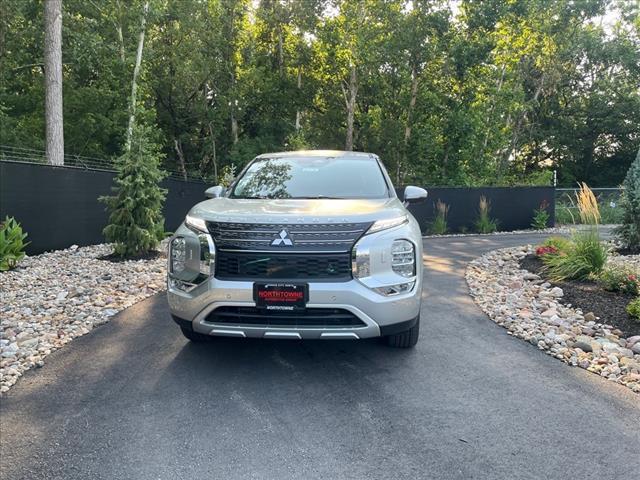 new 2024 Mitsubishi Outlander car, priced at $32,275