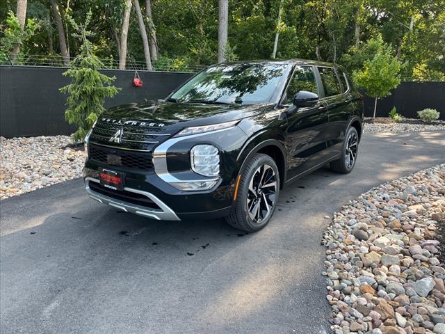 new 2024 Mitsubishi Outlander car, priced at $33,720