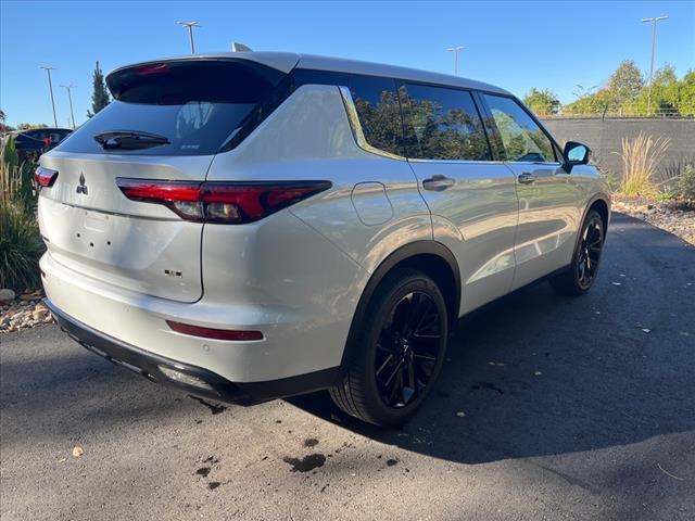 new 2024 Mitsubishi Outlander car, priced at $34,730