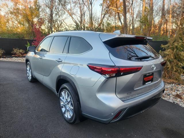 used 2023 Toyota Highlander car, priced at $41,900