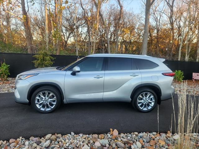 used 2023 Toyota Highlander car, priced at $41,900