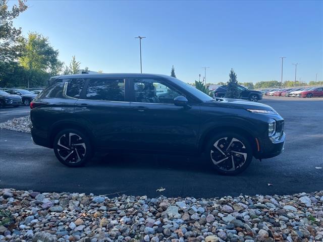 new 2024 Mitsubishi Outlander car, priced at $36,135