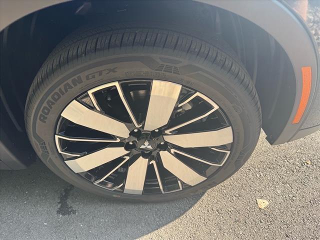 new 2025 Mitsubishi Outlander car, priced at $35,095