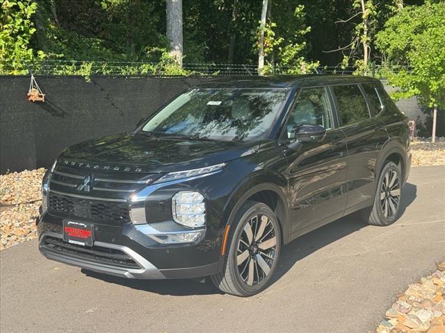 new 2025 Mitsubishi Outlander car, priced at $35,095