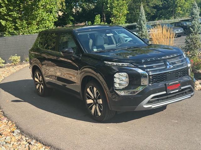 new 2025 Mitsubishi Outlander car, priced at $35,095