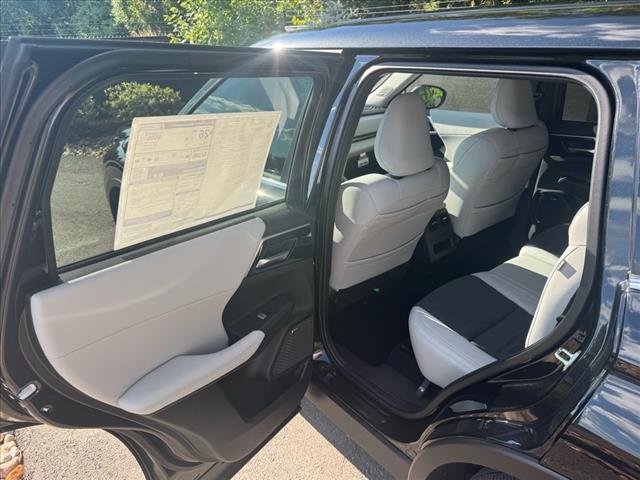 new 2025 Mitsubishi Outlander car, priced at $35,095