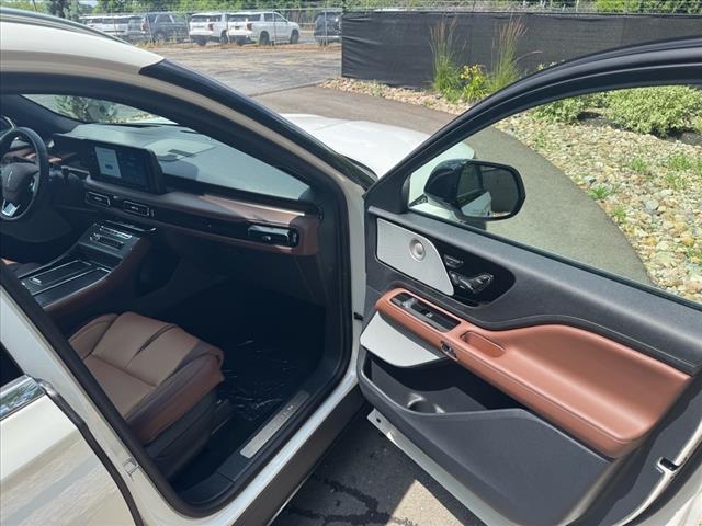 new 2025 Lincoln Aviator car, priced at $77,036