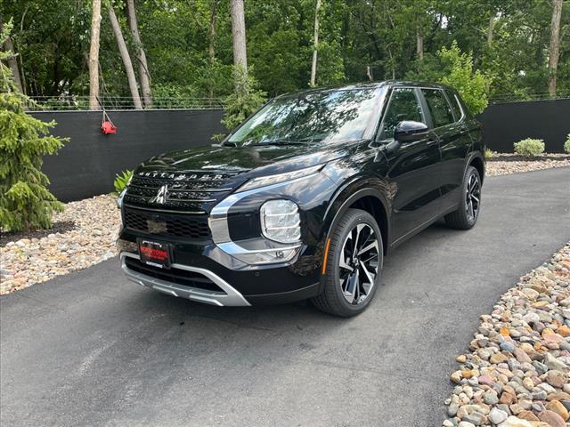 new 2024 Mitsubishi Outlander car, priced at $35,045