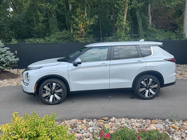 new 2025 Mitsubishi Outlander car, priced at $35,095