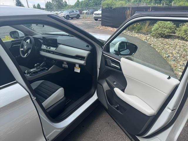 new 2025 Mitsubishi Outlander car, priced at $35,095