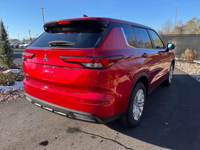 new 2024 Mitsubishi Outlander car, priced at $27,655