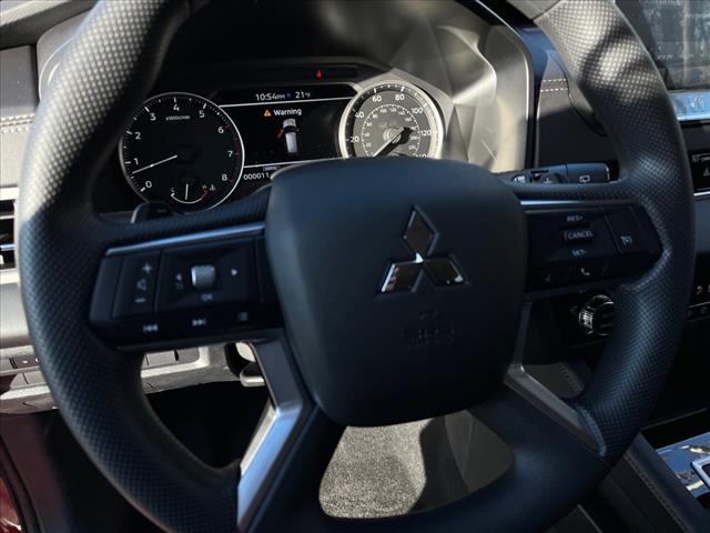 new 2024 Mitsubishi Outlander car, priced at $27,655