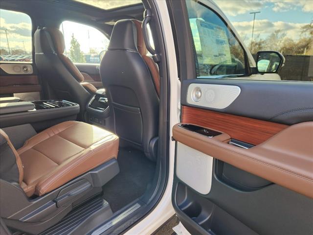 new 2024 Lincoln Navigator L car, priced at $105,057