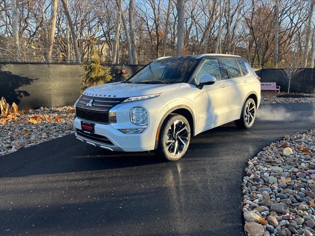 new 2024 Mitsubishi Outlander car, priced at $39,740