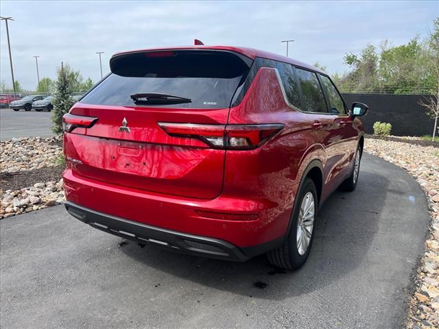 new 2024 Mitsubishi Outlander car, priced at $30,615