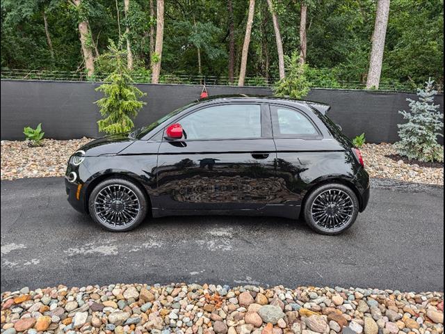 new 2024 FIAT 500e car, priced at $34,095