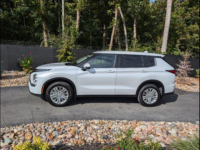 used 2023 Mitsubishi Outlander car, priced at $23,900