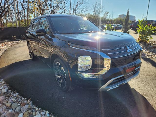 used 2023 Mitsubishi Outlander car, priced at $24,248