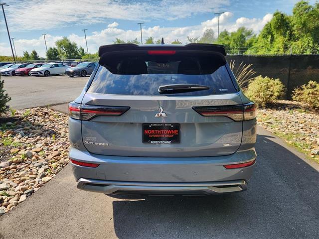 new 2025 Mitsubishi Outlander car, priced at $43,930
