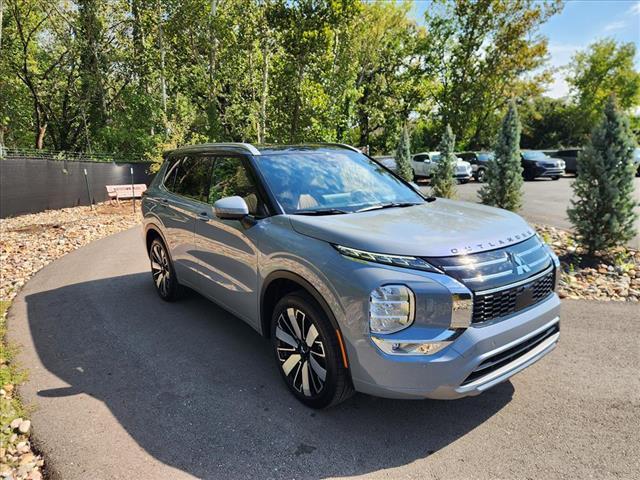 new 2025 Mitsubishi Outlander car, priced at $43,930