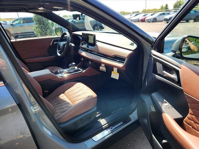 new 2025 Mitsubishi Outlander car, priced at $43,930