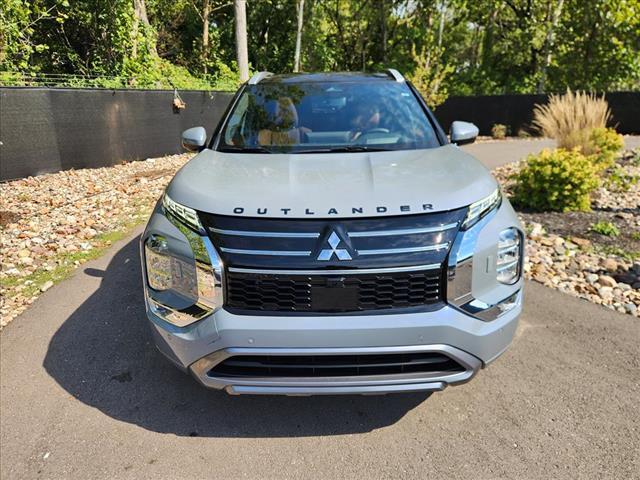 new 2025 Mitsubishi Outlander car, priced at $43,930