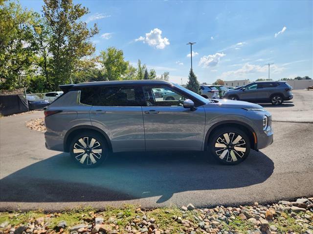 new 2025 Mitsubishi Outlander car, priced at $43,930