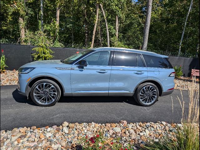 new 2025 Lincoln Aviator car, priced at $75,700